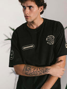 Camiseta oversized preta da Greenish com estampa exclusiva e toque macio, ideal para um estilo street. #moda #fashion