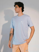 Camiseta Choose Yours Azul da Greenish, estilo casual com estampa exclusiva, perfeita para amantes do surf.