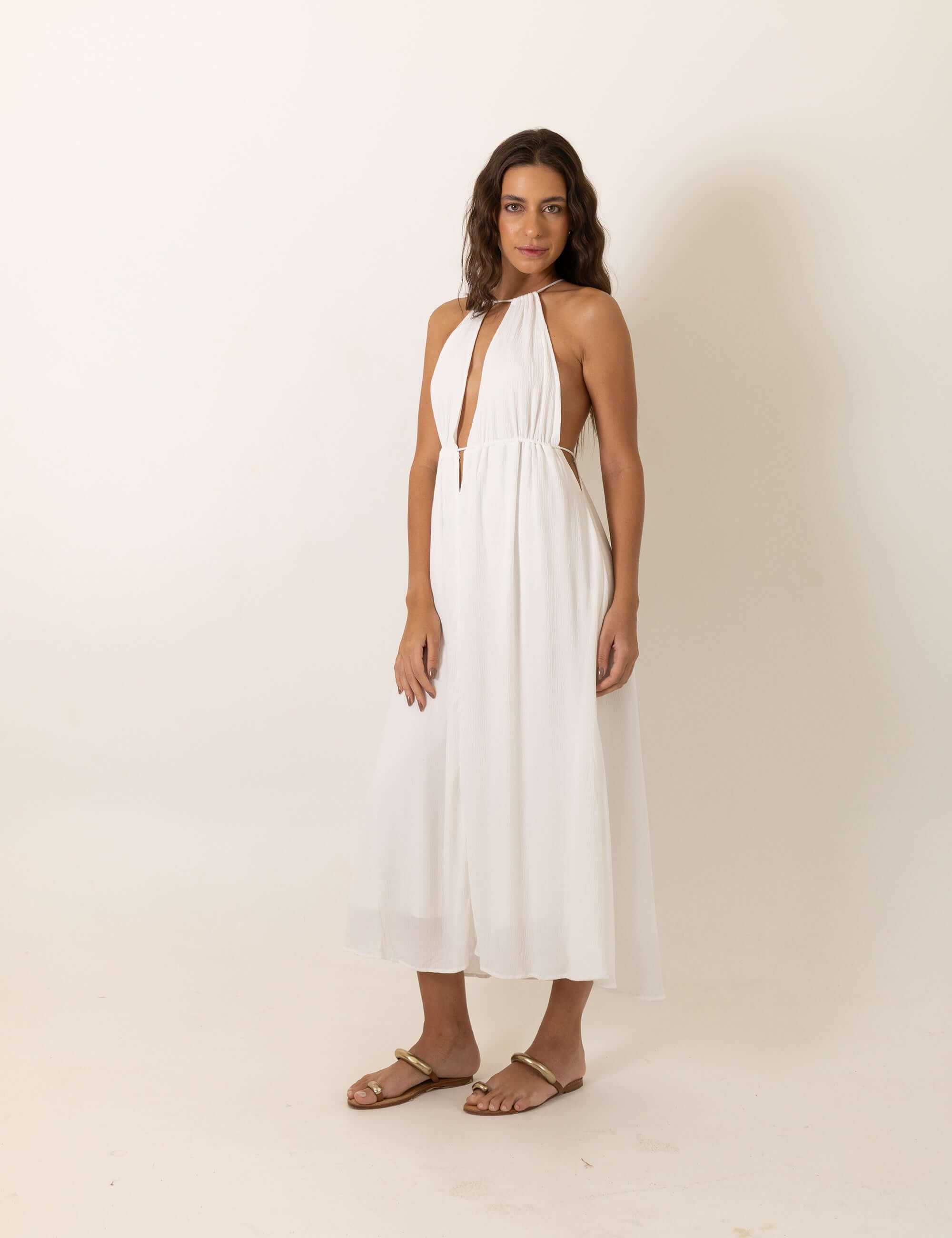 Vestido Midi Felinni - Off White by Greenish, featuring an elegant and flowy design perfect for stylish occasions.