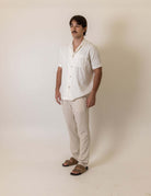Camisa Botao High Tide - Off White da marca Greenish, camisa de botão casual estilo praia, ideal para um visual elegante e descontraído.