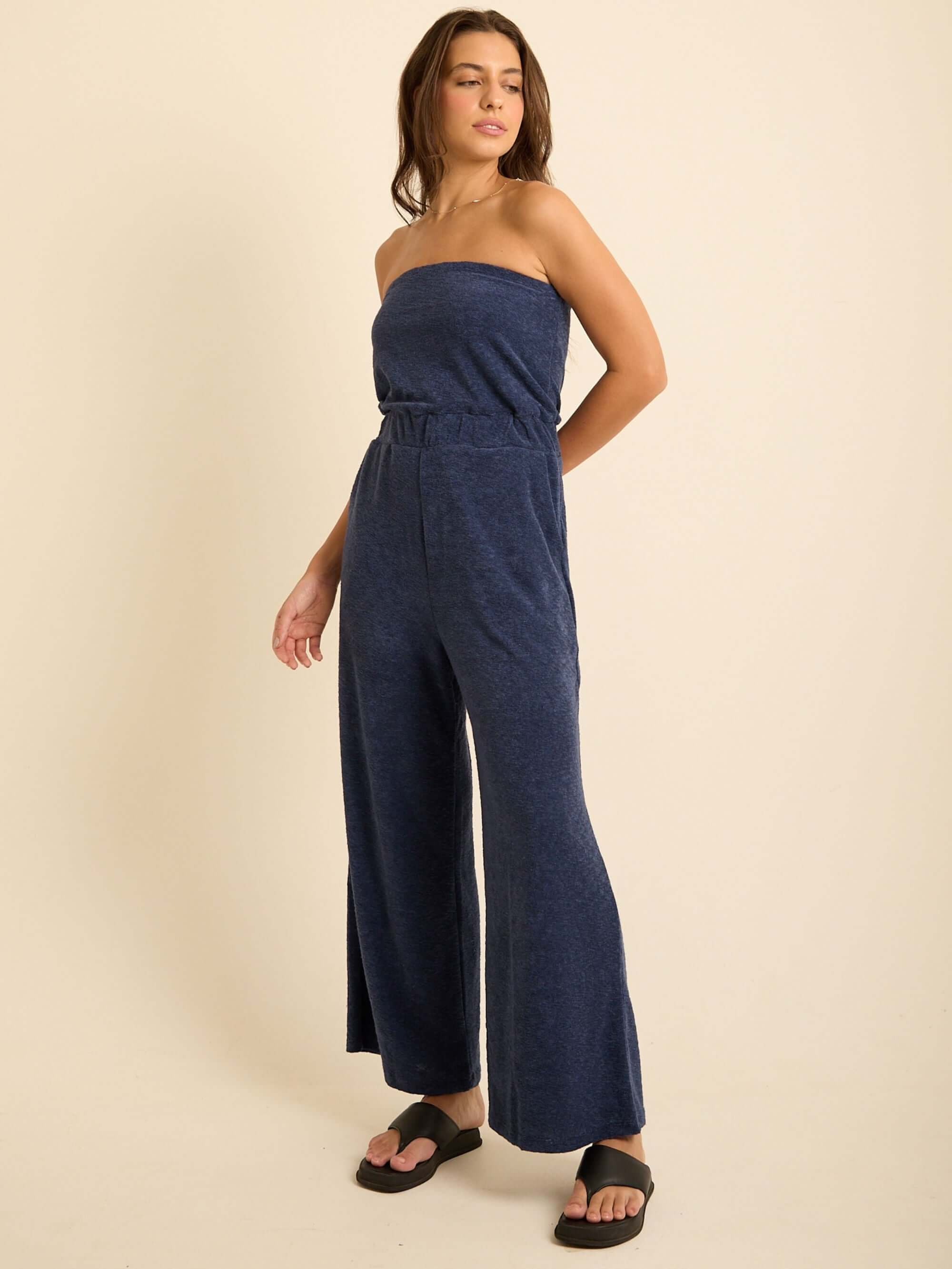 Macacão Elvira azul da Greenish, feminino, confortável, ideal para diversas ocasiões, estilo moderno e leve.