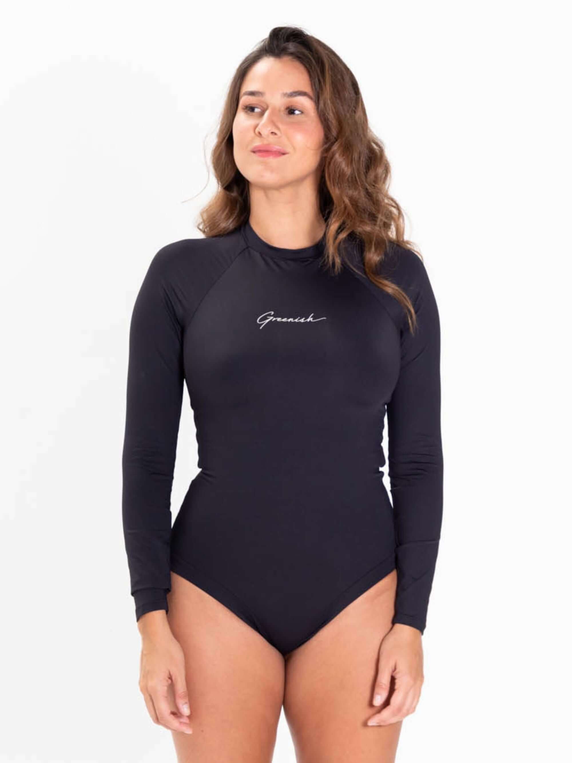 Maiô feminino longo preto da Greenish, confortável e moderno, ideal para proteção solar e liberdade de movimento.