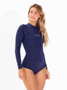 Maiô Azul Marinho com mangas longas da marca Greenish, ideal para conforto e proteção solar.