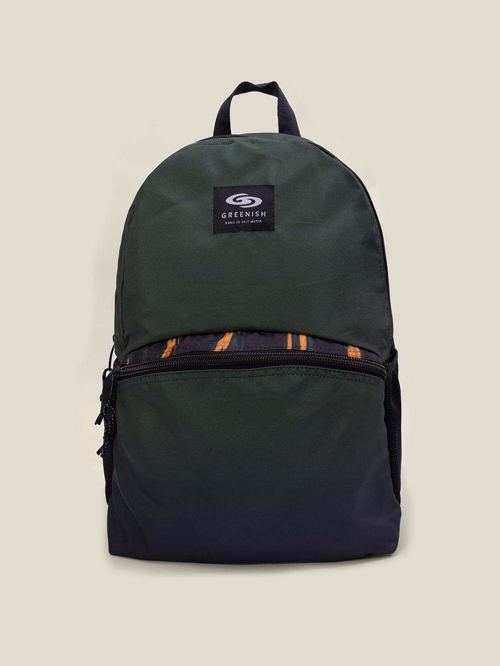 Mochila Lake Texture Verde da marca Greenish, ideal para uso diário e aventuras ao ar livre, com design moderno e funcional.