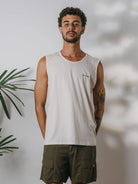 Regata longa Sunrise Waves bege da Greenish, confortável e estilosa, ideal para o verão e passeios ao ar livre.
