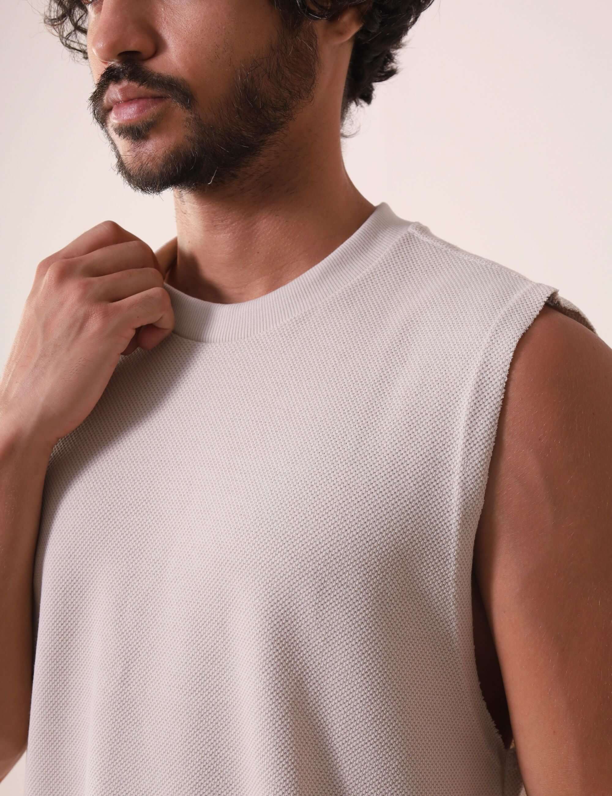 Greenish REGATA LARGA WAVES - NATURAL com modelagem solta e detalhe bordado, ideal para quem busca conforto e estilo.