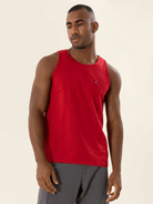 Regata Malha Basic Vermelha da marca Greenish, ideal para conforto e estilo em qualquer ocasião.