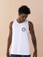 Camiseta regata branca REGATA NIGHT da marca Greenish, estilo moderno e confortável para o verão.