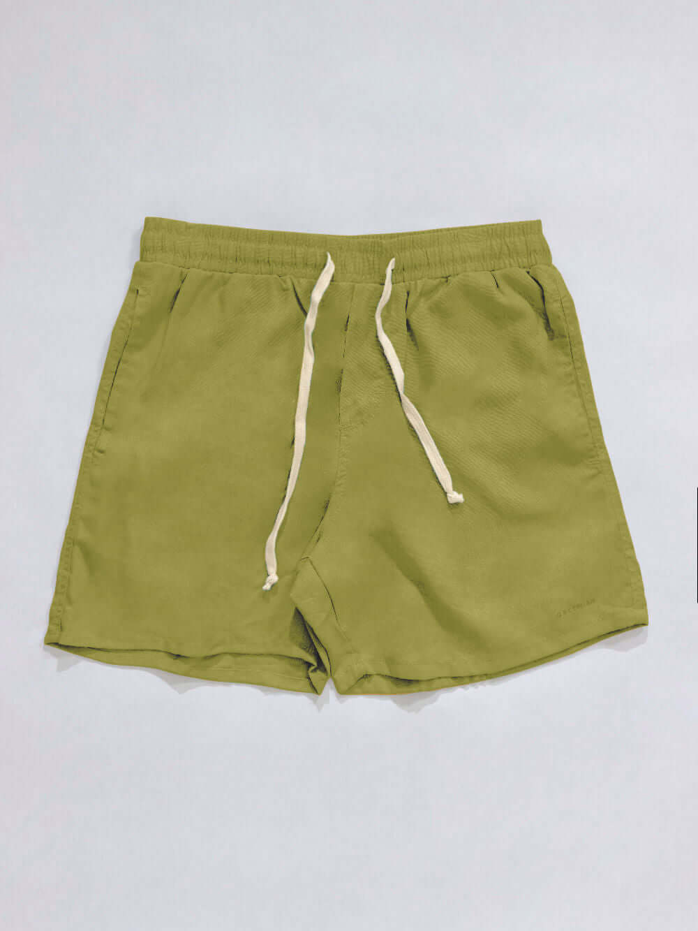 Shorts casuais verdes oliva da Greenish, confortáveis e ideais para looks de verão com acabamento arredondado.