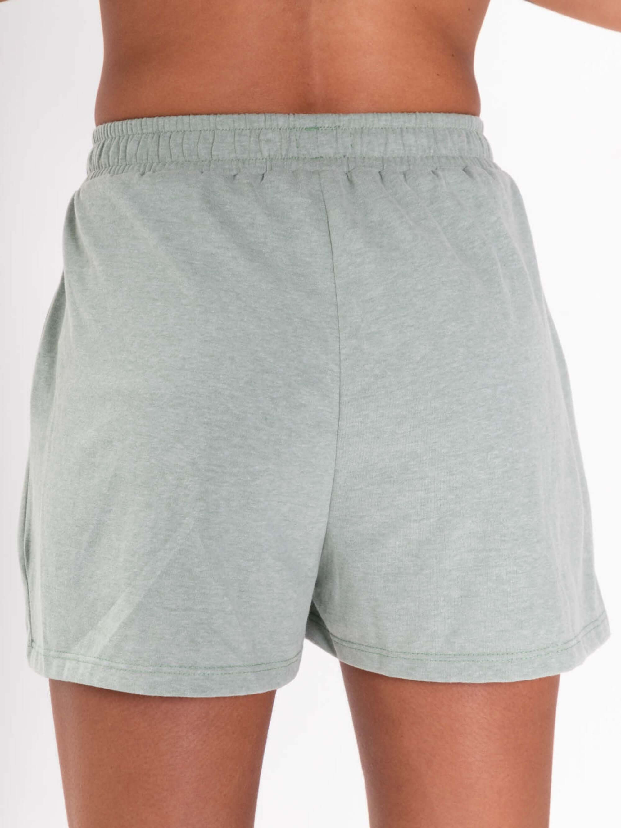 Shorts confortáveis Piper na cor verde, da marca Greenish, ideal para relaxar e praticar atividades físicas.