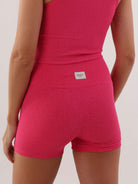 Short fitness Aspetta rosa da Greenish para um look esportivo e estiloso, ideal para treinos e atividades físicas.