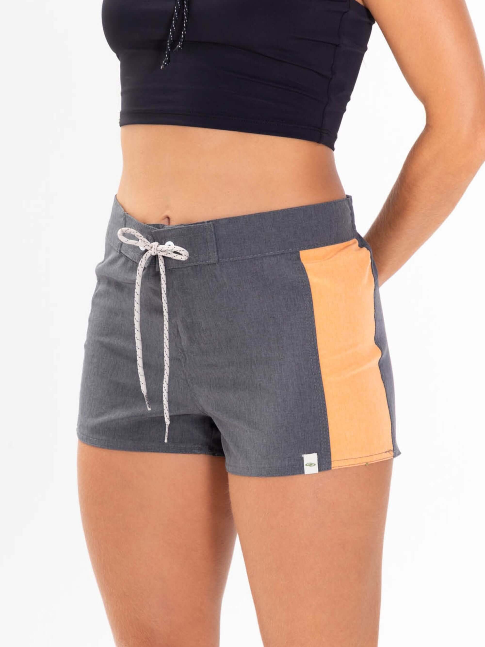 Short Sport Sidecut preto da Greenish, confortável, com tecido leve e secagem rápida, ideal para todos os esportes.