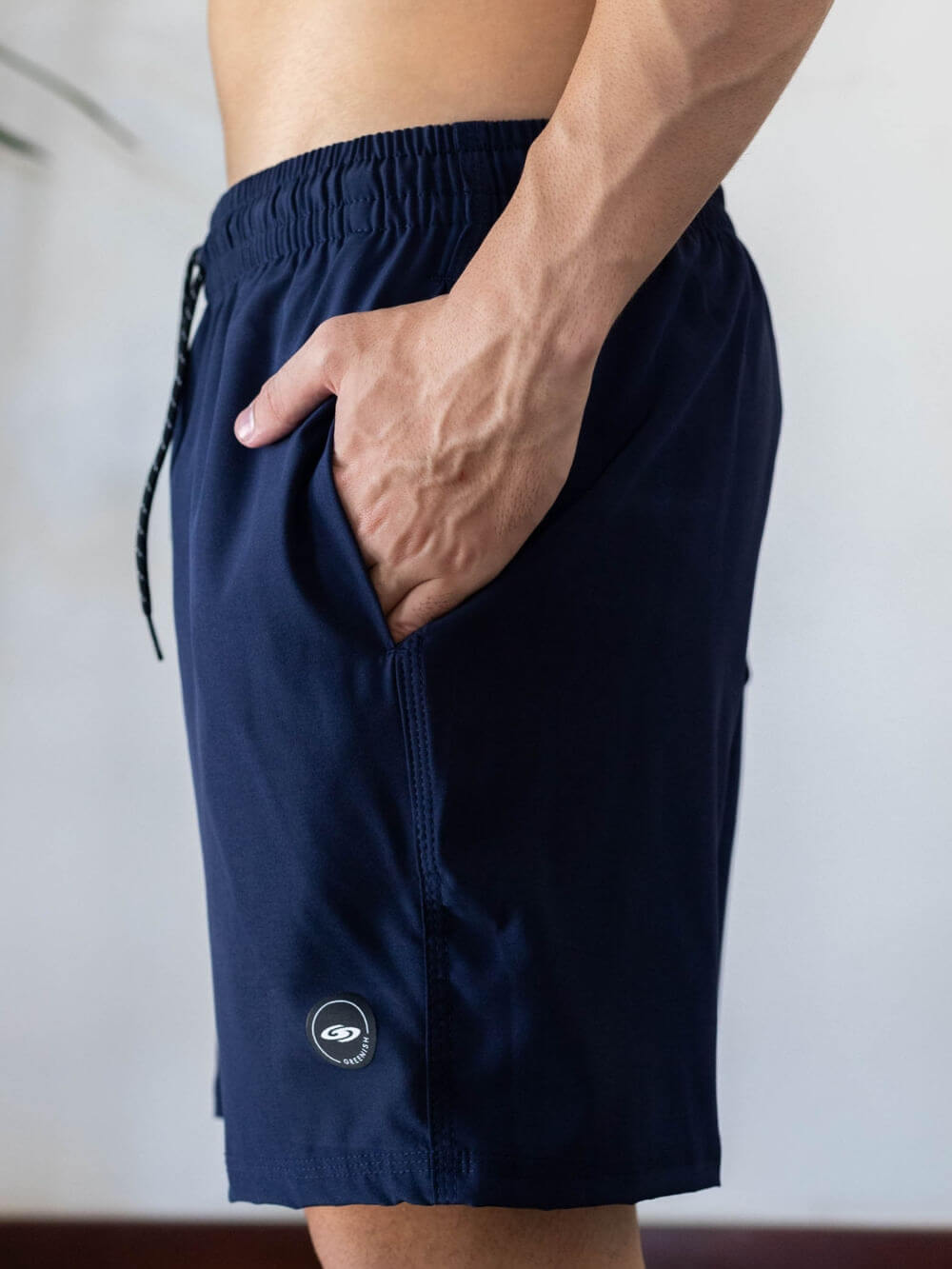 Short Volei Tradicional Basic Azul Marinho da Greenish, ideal para praticar esportes e atividades ao ar livre.