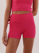 Shorts de fitness pink da Greenish, ideais para atividades físicas e conforto no dia a dia.