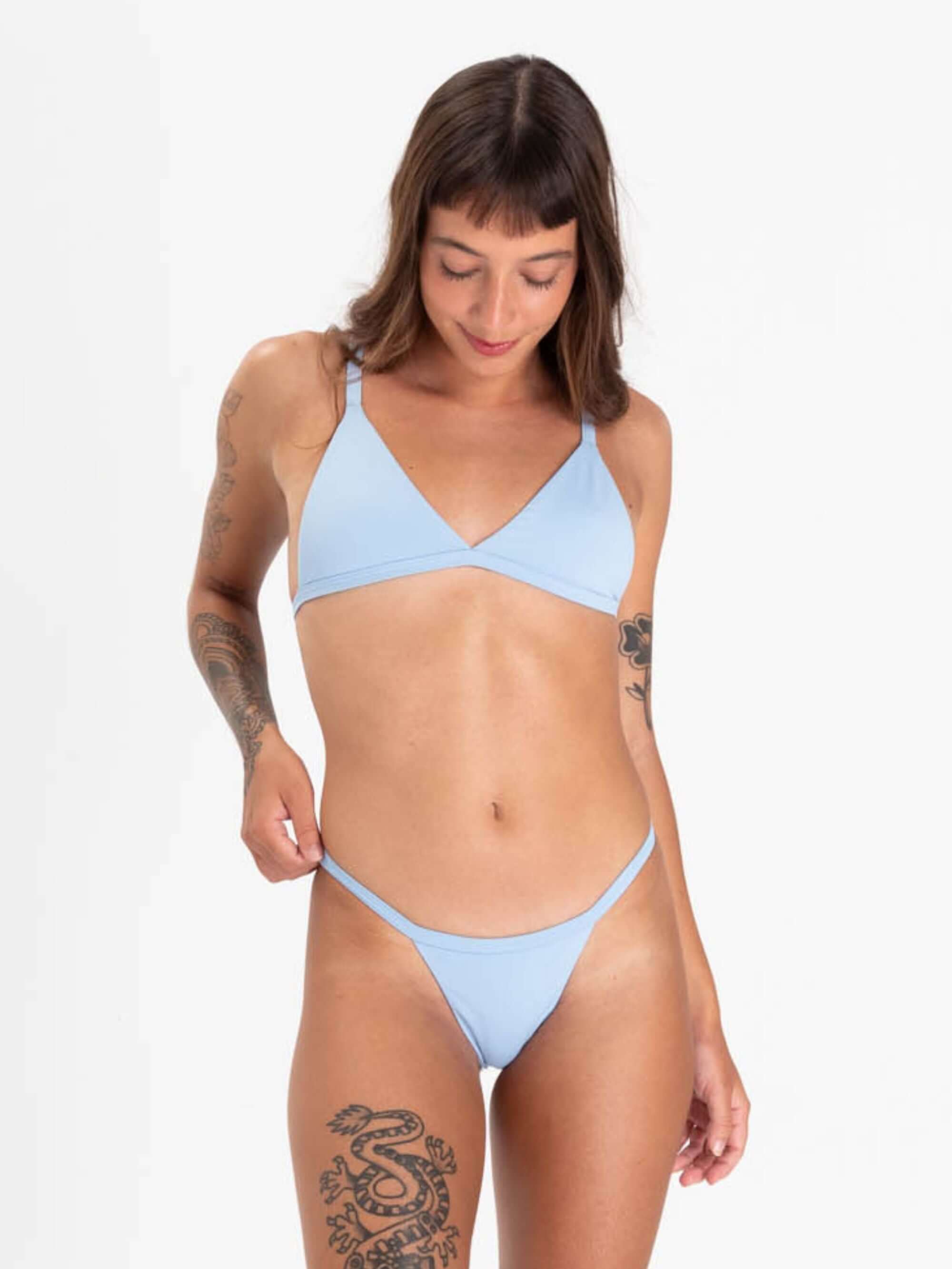 Sutiã Biquíni Mayim Azul da marca Greenish, modelo anatômico e confortável, perfeito para dias de sol.