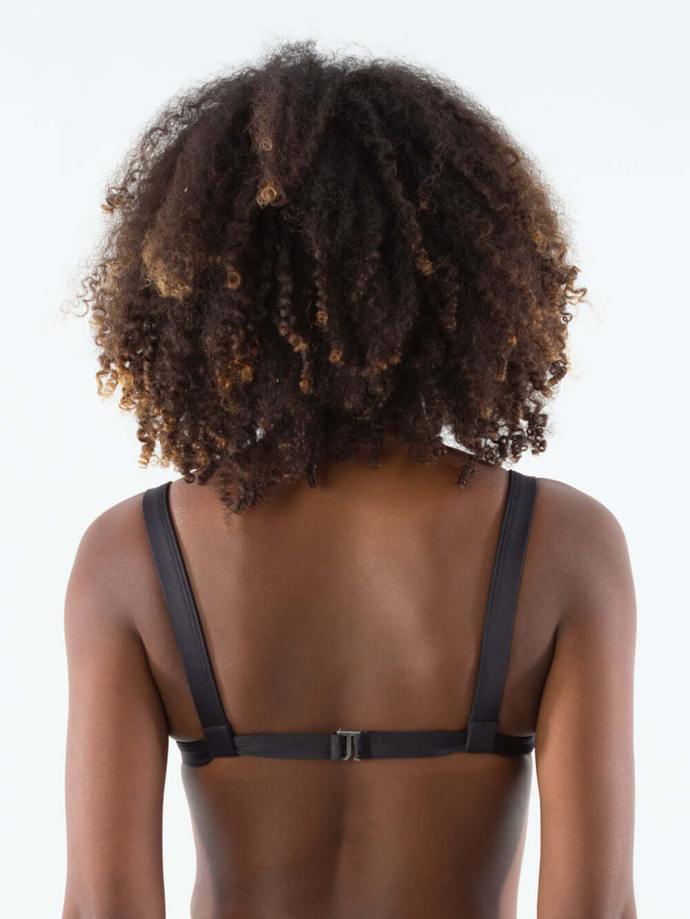 Sutiã reto com viés da Greenish, na cor preta, visto pela parte de trás, ideal para conforto e estilo.