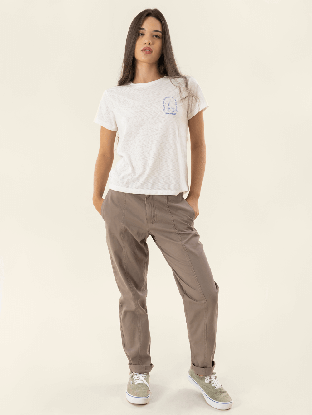 T-shirt Good Times branca da Greenish, conforto e estilo para momentos especiais.