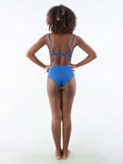 TOP INGRID - AZUL da Greenish: estilo e conforto em biquíni feminino azul, visto de costas.