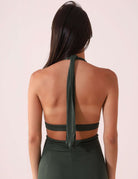 Costas do Vestido Longo Breeze - Verde com alça fina, mostrando design elegante e feminino perfeito para dias quentes.