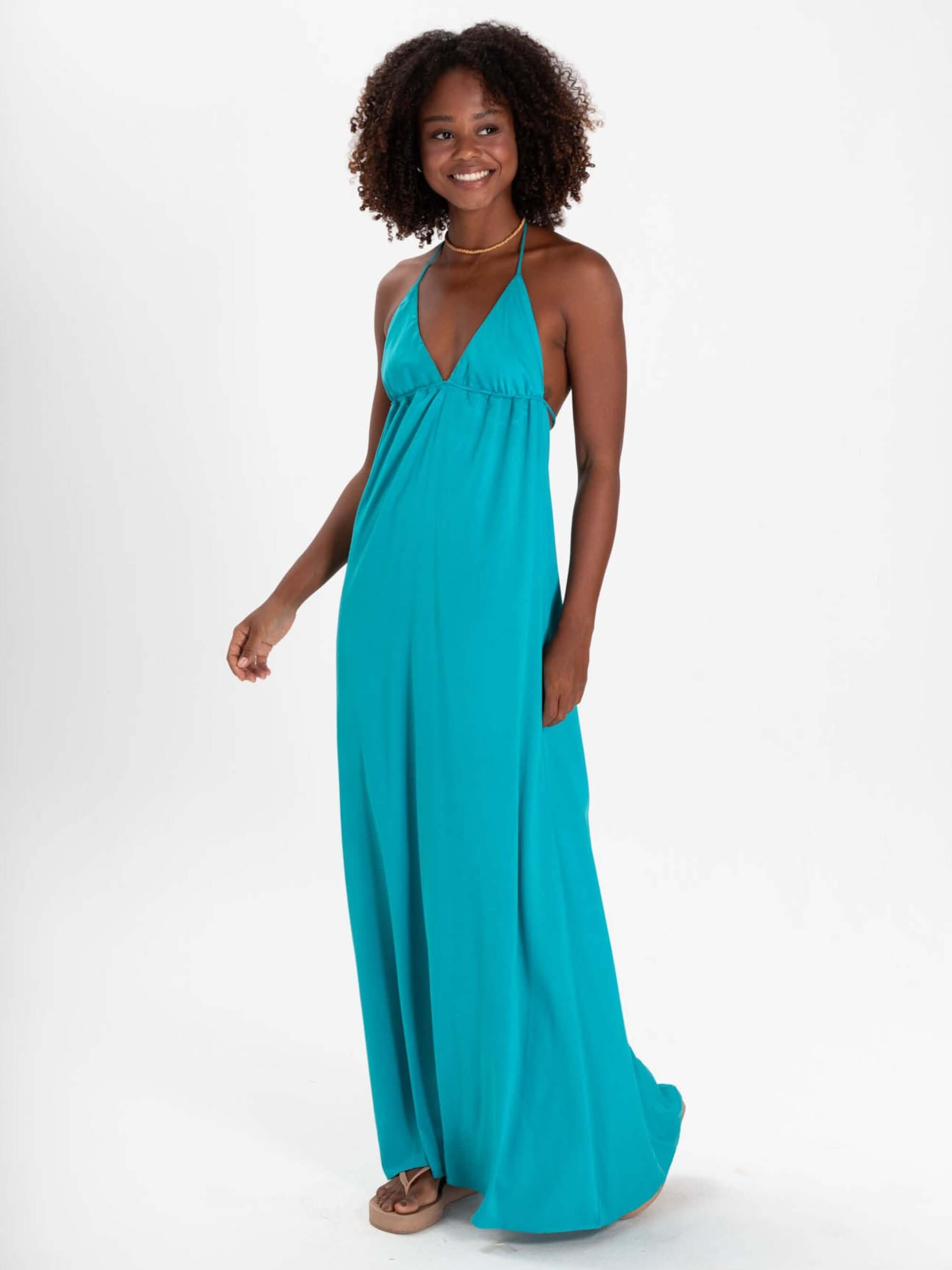 Vestido longo Cami azul mar da marca Greenish, perfeito para looks frescos e elegantes.