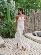 Vestido midi Palma off white da Greenish, elegante e confortável, perfeito para dias ensolarados.