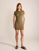 Vestido curto Tássia verde da Greenish, estilo moderno e casual, perfeito para o verão.