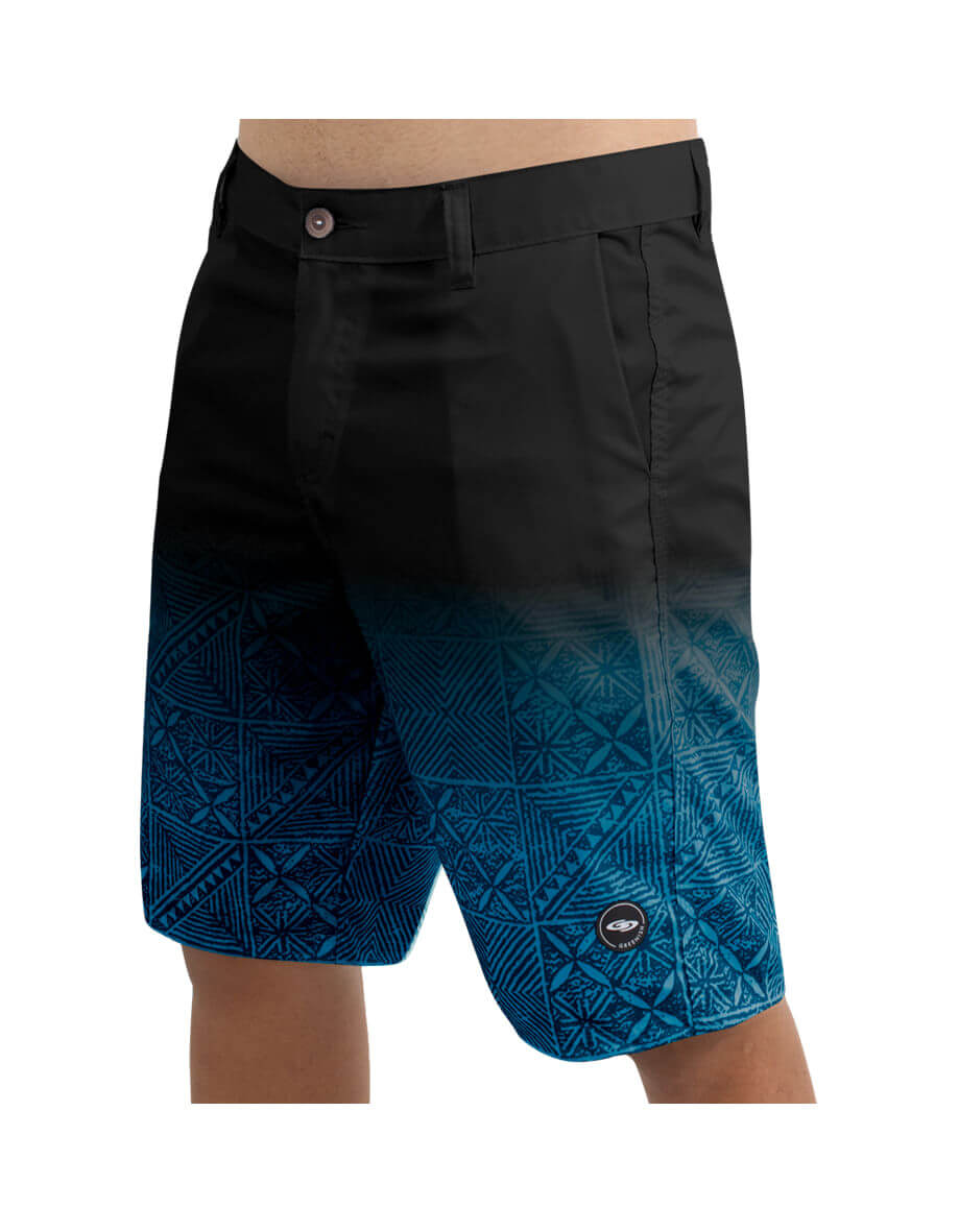 Bermuda masculina Walkshort Tapa Havaiana - Preto com detalhes em azul, da marca Greenish.